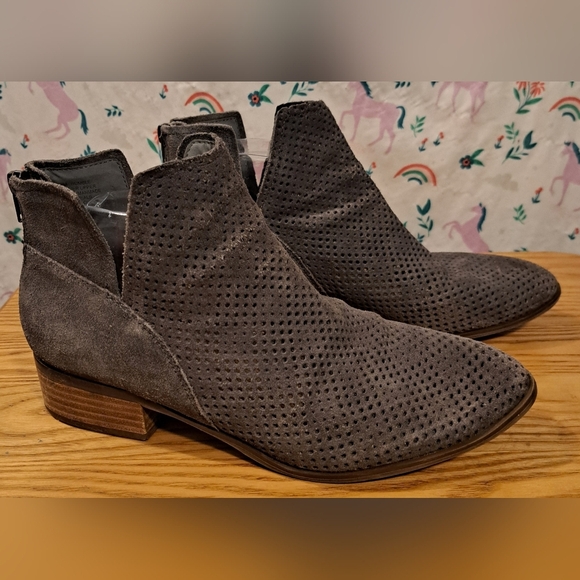 Crown Vintage Rumble Grey Suede Boho Indie Neutral Casual Ankle Boot Shoe SZ 9M - Picture 3 of 9